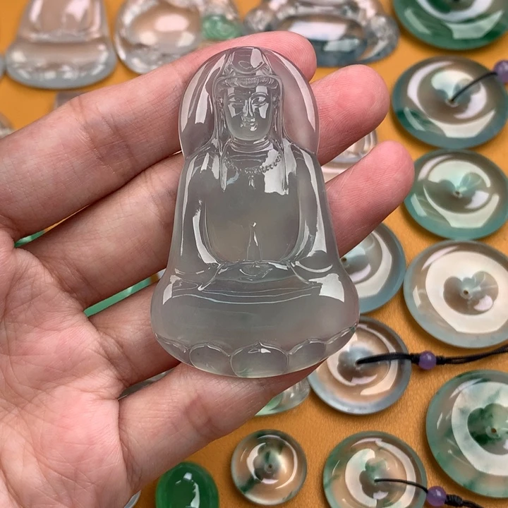 颈饰未镶嵌翡翠…..