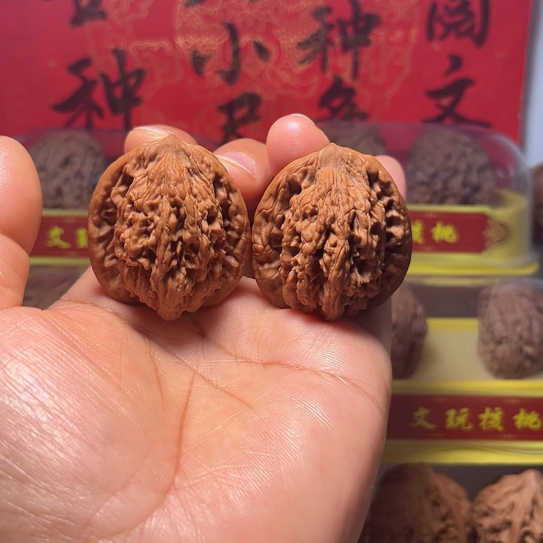 文玩核桃吊坠3.6尺麦穗虎头