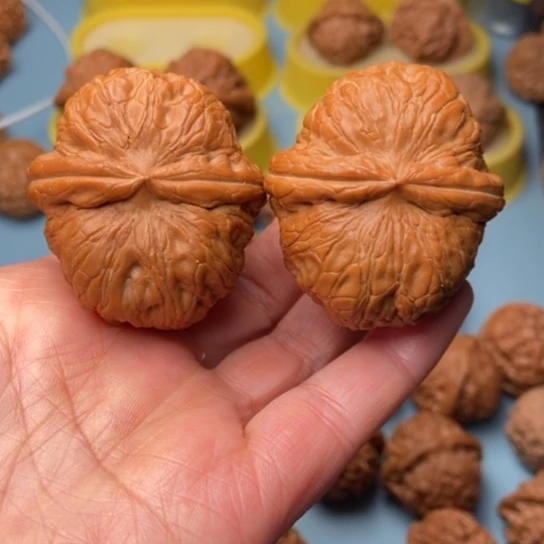 文玩核桃吊坠元宝精对 45