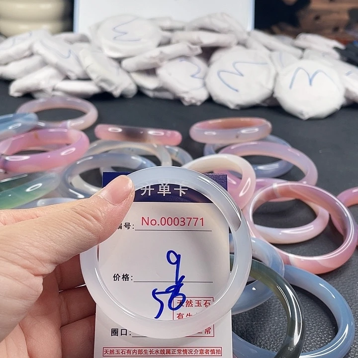 玛瑙/玉髓未镶嵌手镯