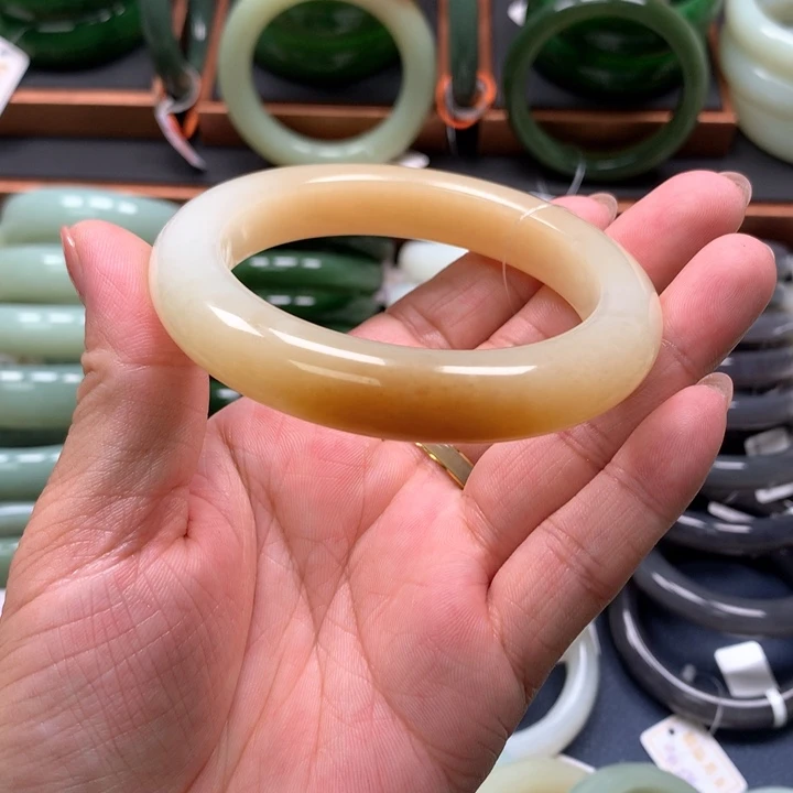 【闪购商品】未镶嵌手镯和田玉