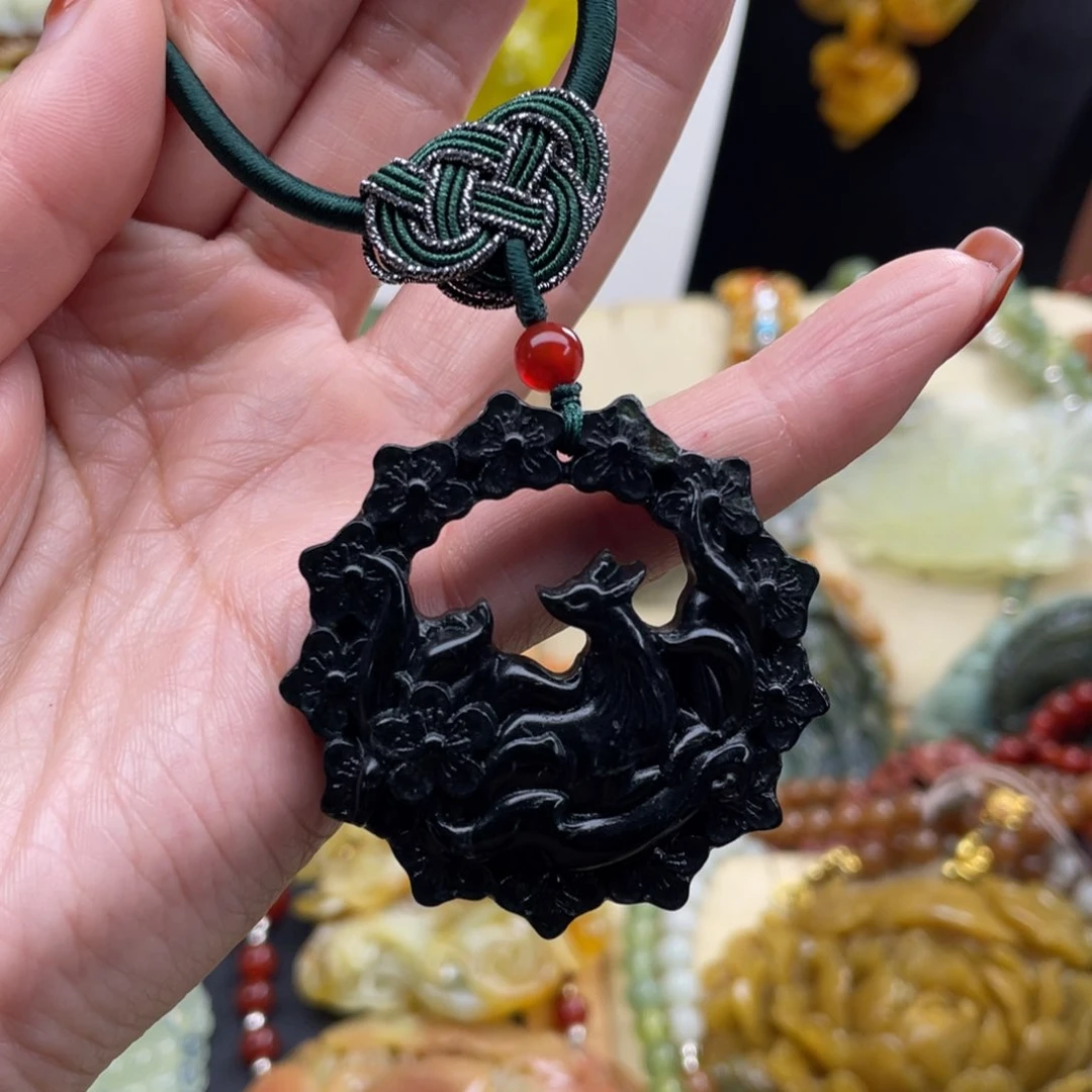未镶嵌蛇纹石玉颈饰