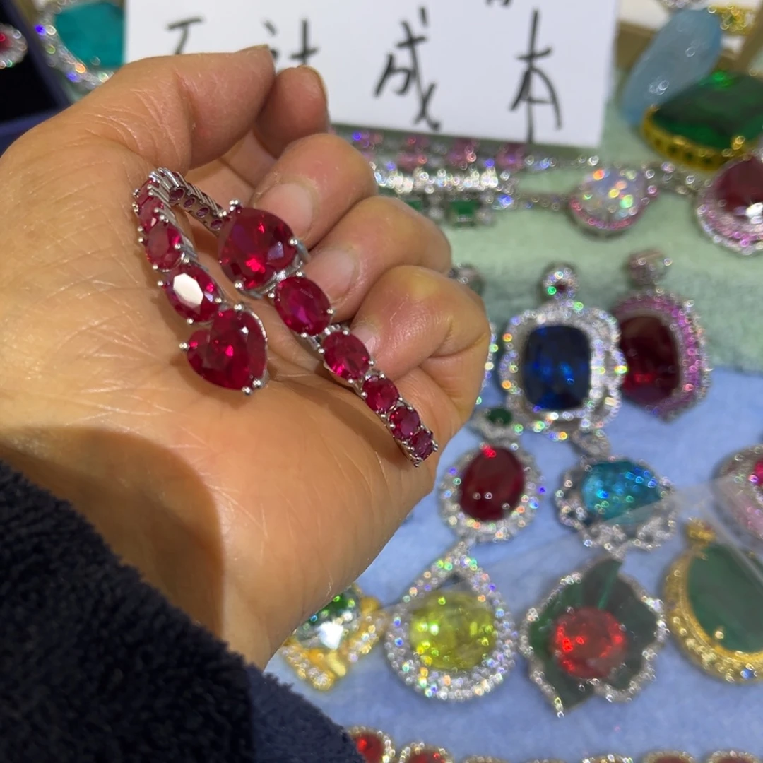 花岗石钨金璀璨夺目