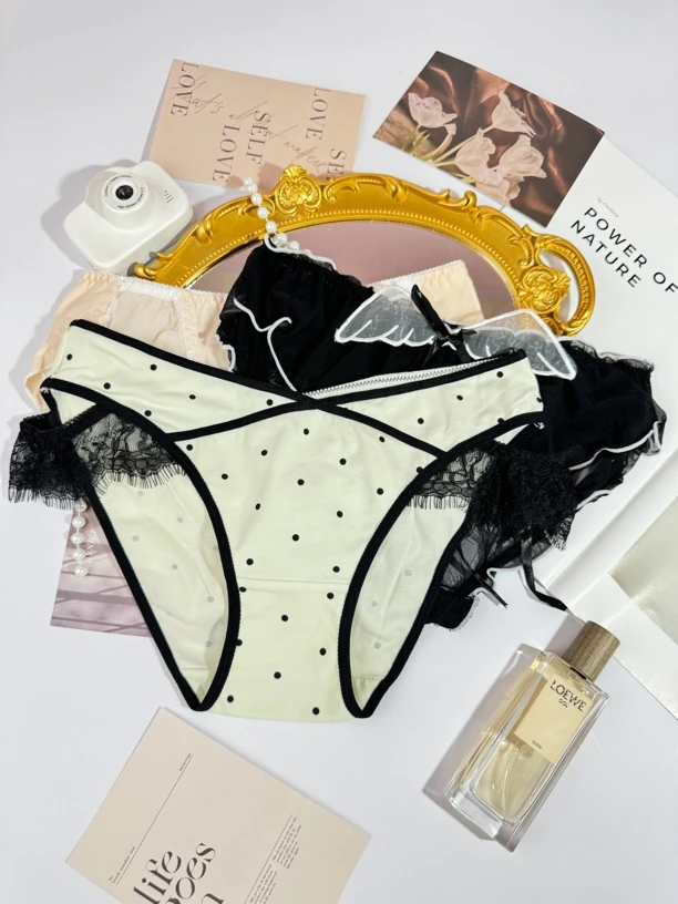 三条90到130斤女士法式蕾丝镂空低腰三角一字透气包臀内裤