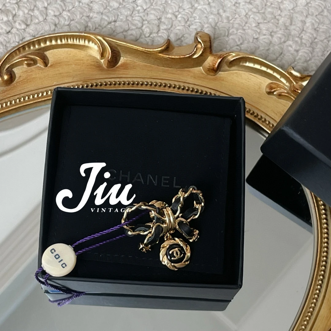 99新 Chanel/香奈儿 胸针 蝴蝶结皮穿链盒子中溯 JM7-3397