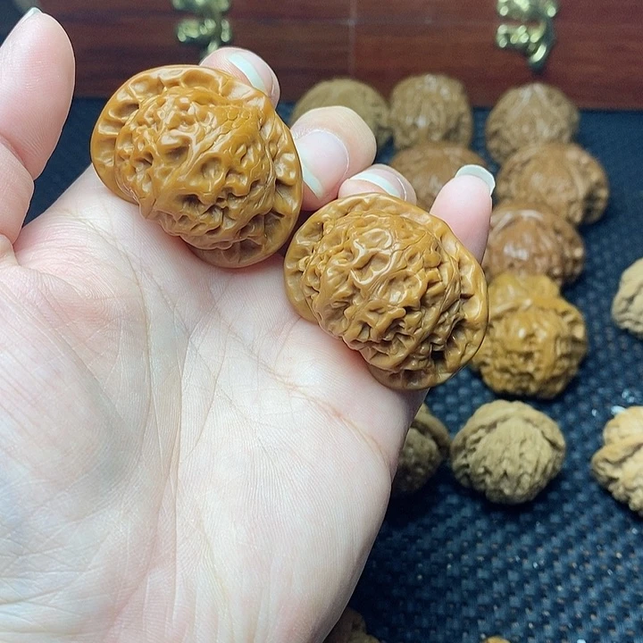 文玩核桃把件40宫灯