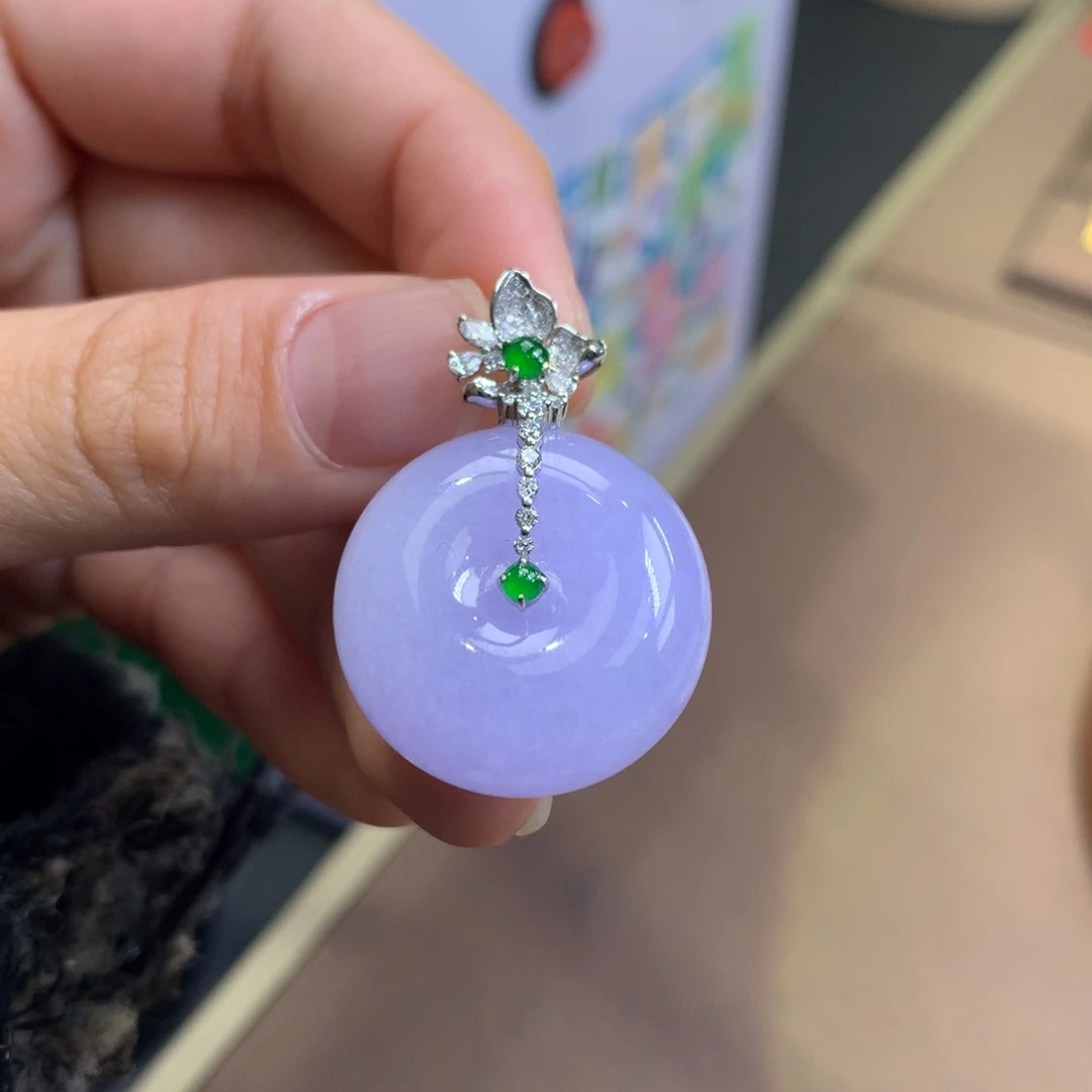 俩***仓翡翠18K金镶嵌颈饰翡翠