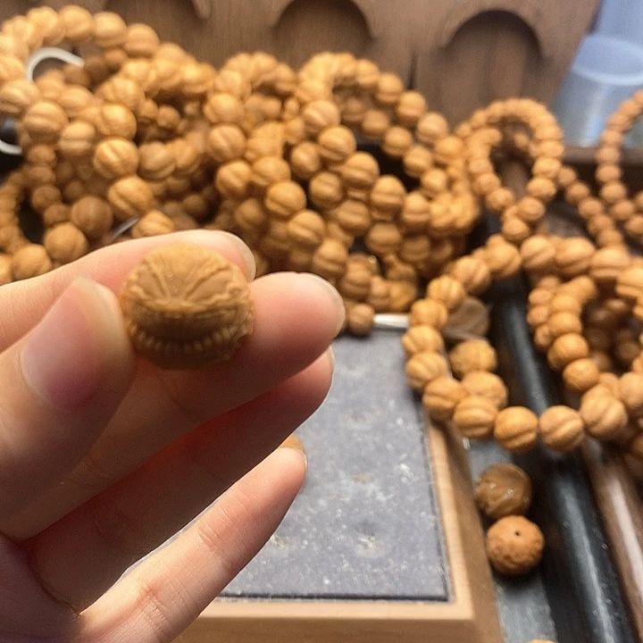 阿***串核桃手串/手链猴头核桃雕刻的毒液佛爷