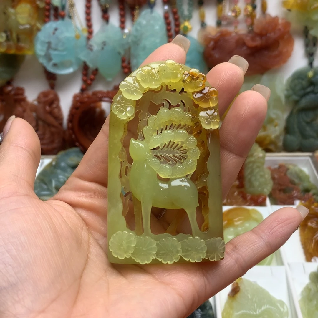 蛇纹石玉颈饰未镶嵌