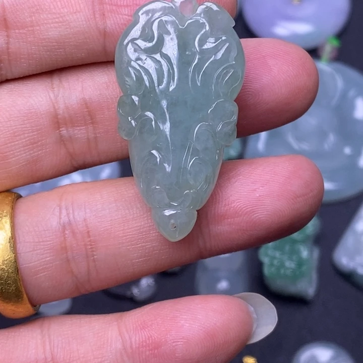 翡翠未镶嵌颈饰天然缅甸翡翠A货