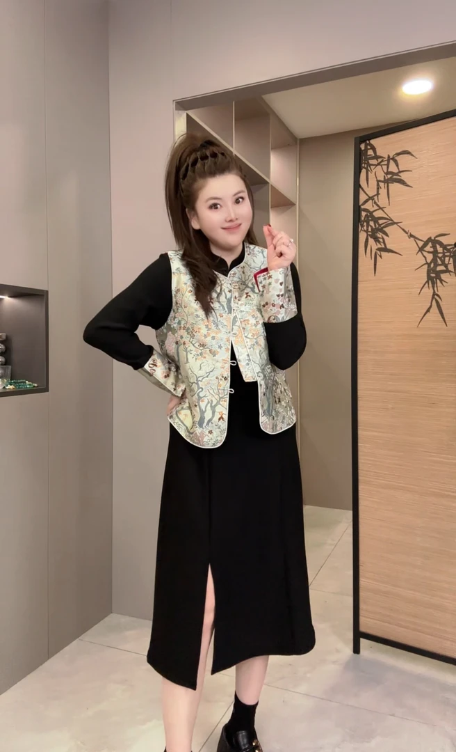 【婷婷】秋冬新款2025大码新中式国风洋气显瘦9255俩面穿拜年服套装