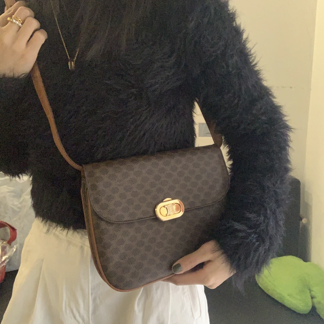 95新 Celine/思琳 7 老花金扣斜挎包