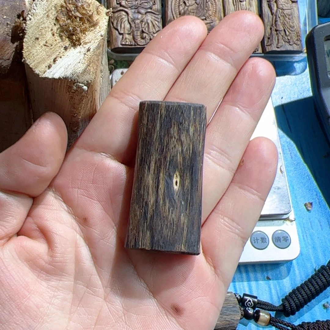沉香吊坠白棋素牌6.6克