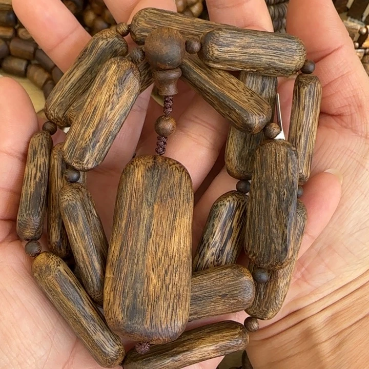 沉香手串乌身多样性发货一条卡13-45克
