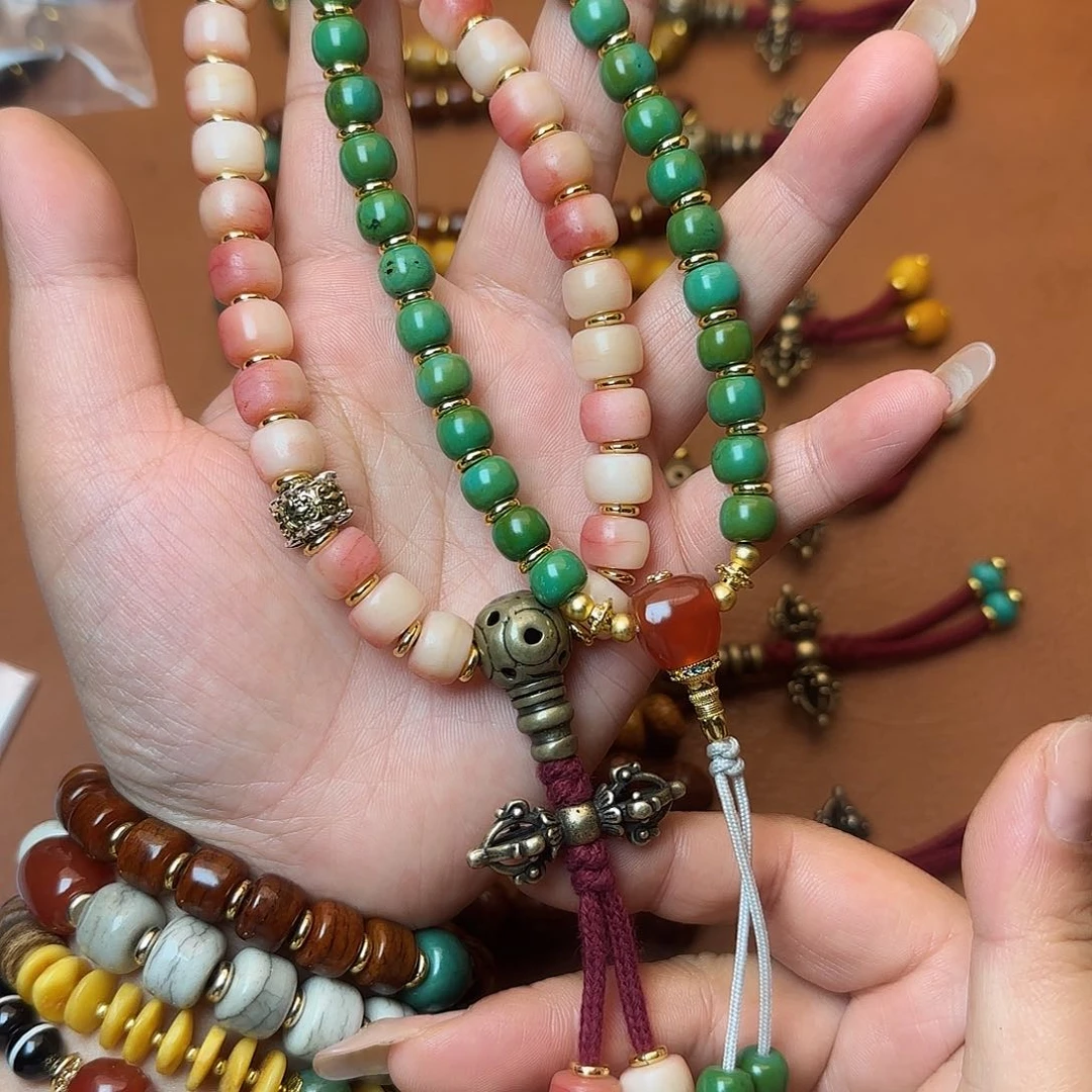 星月菩提吊坠泛***片星月菩提手持