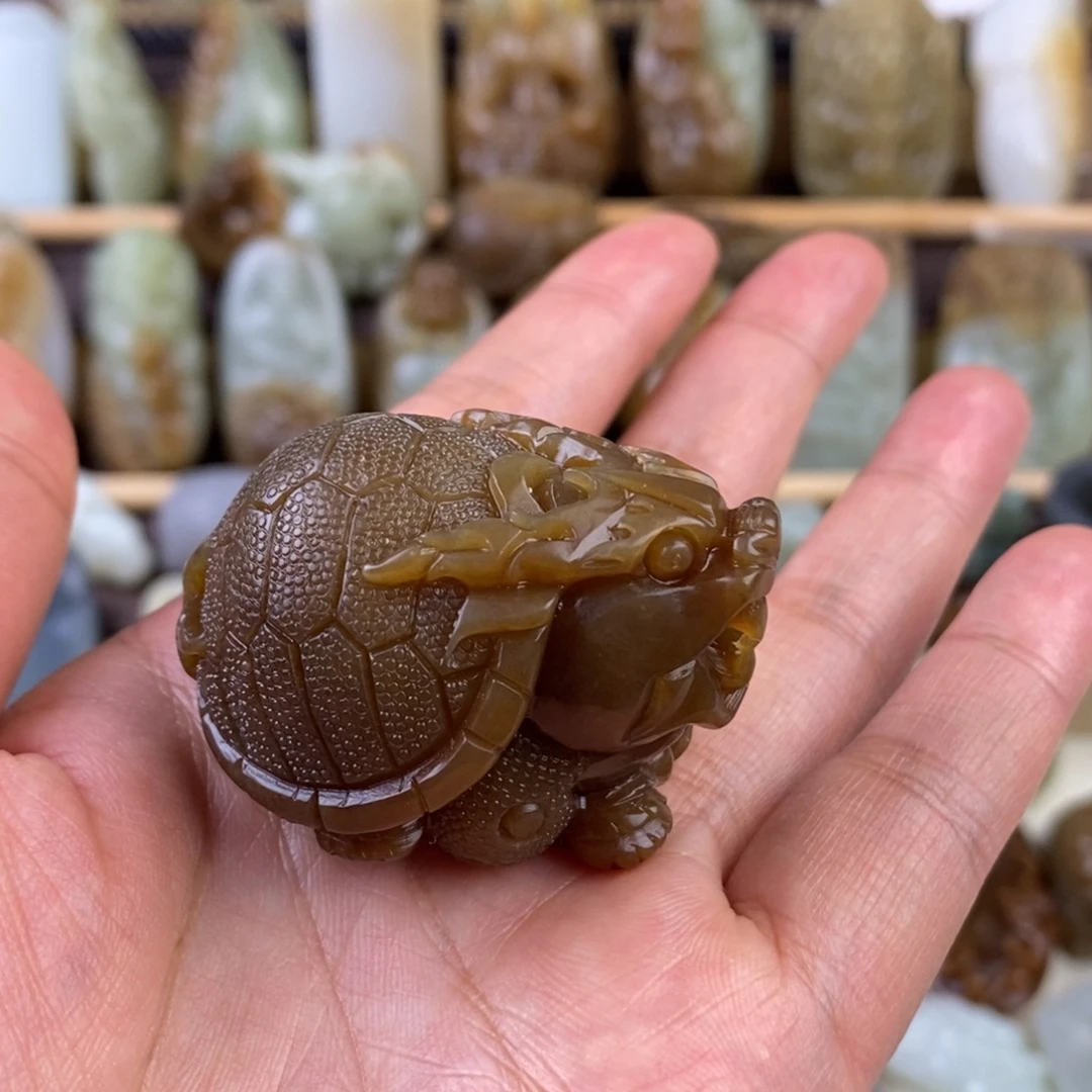 维***托和田玉未镶嵌颈饰