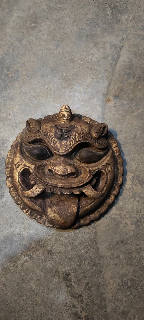 精美吞口面具木雕