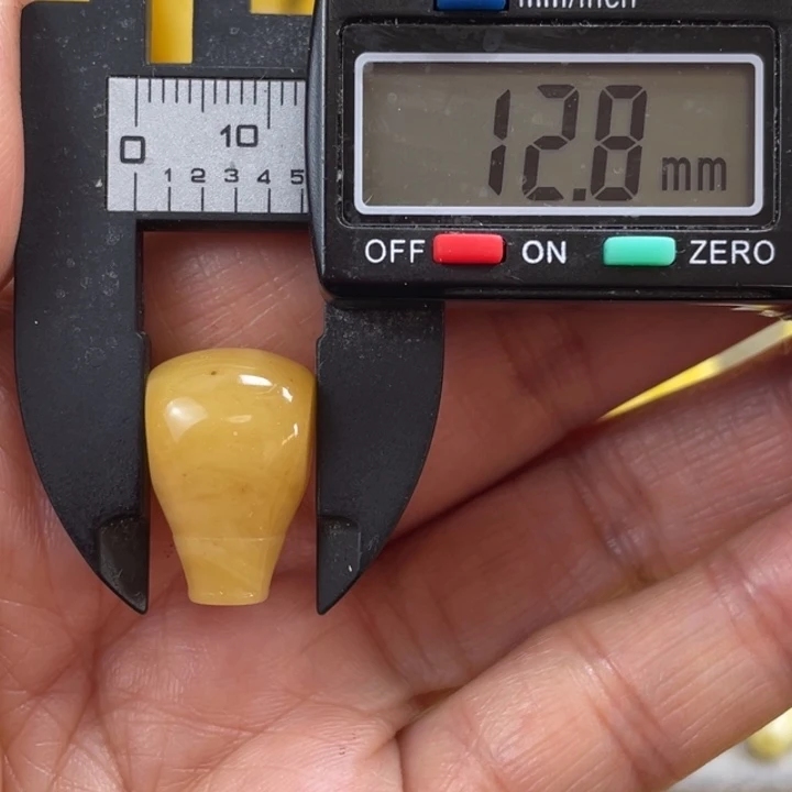 蜜蜡未镶嵌裸石52杂