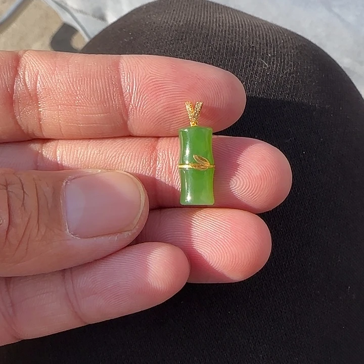 和田玉（碧玉）18K金镶嵌颈饰