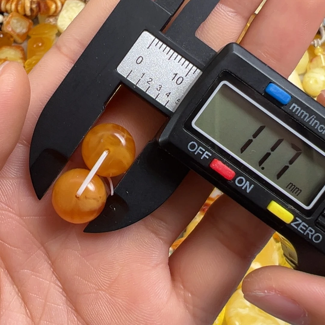 蜜蜡未镶嵌裸石微瑕