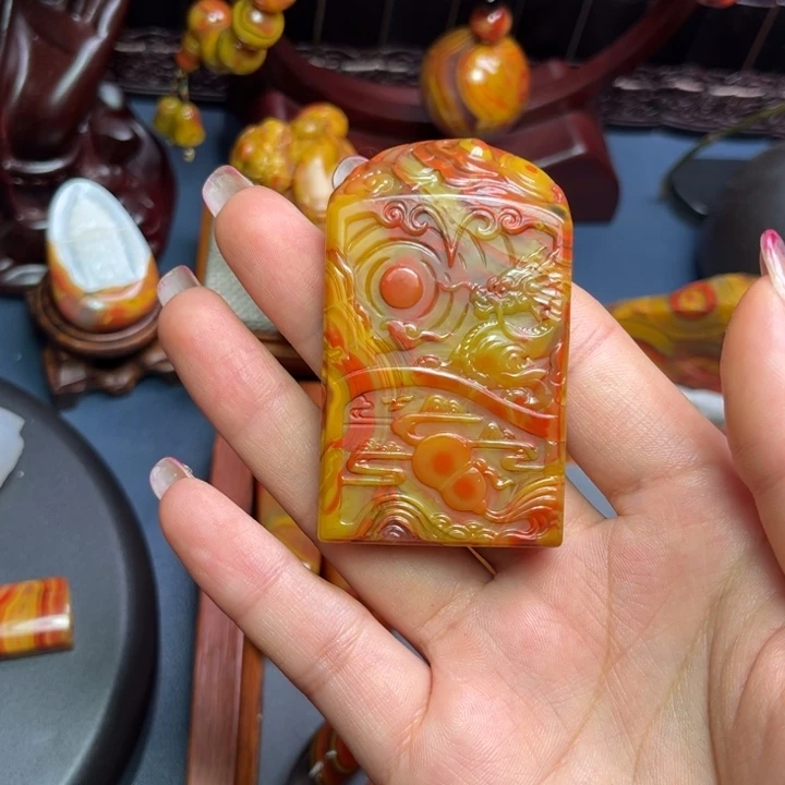 随***生合金颈饰玛瑙/玉髓
