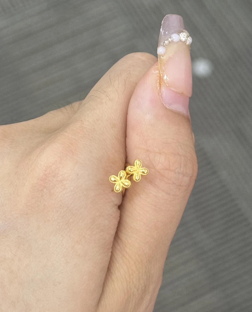 足金999 小老花四花弯钩耳钉