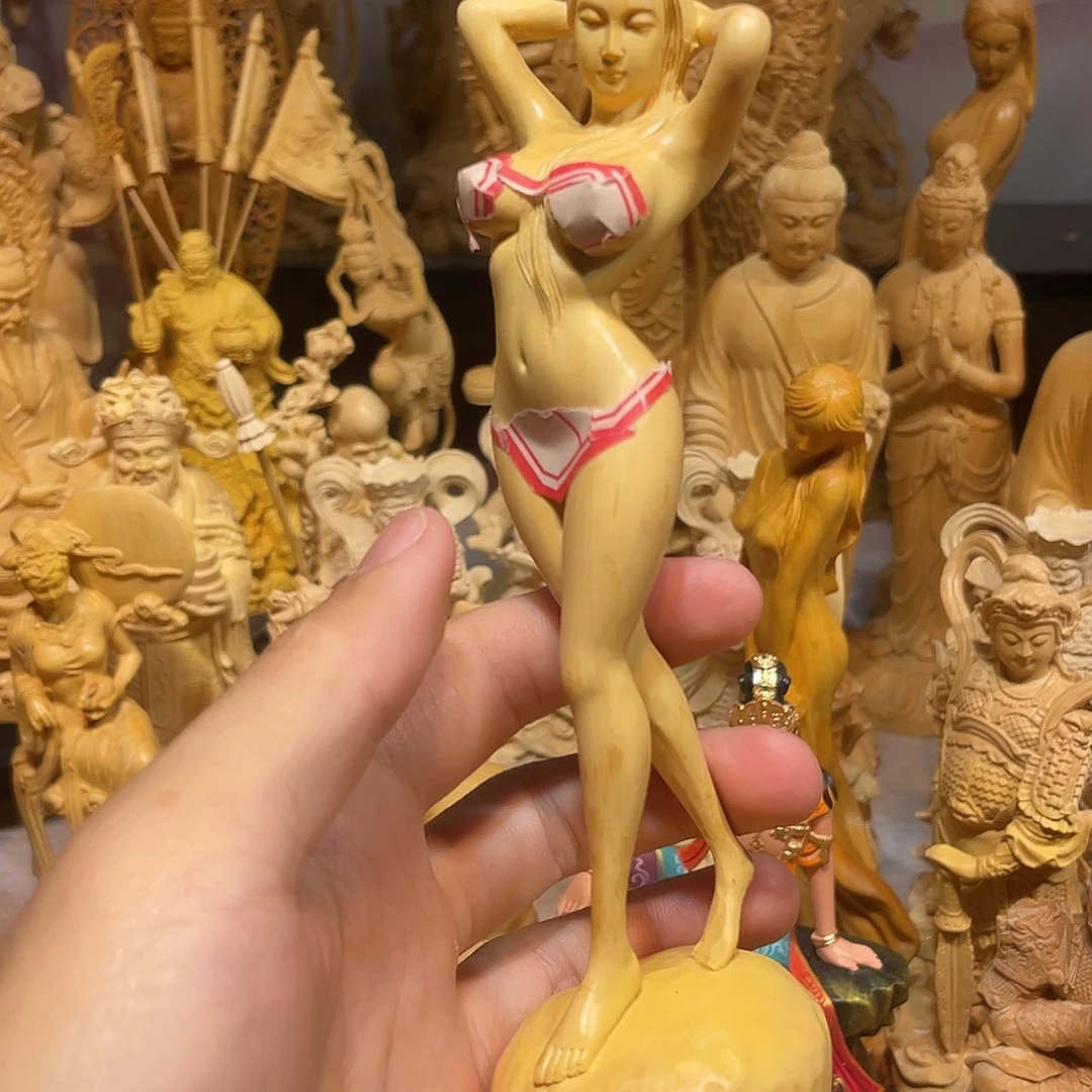 黄杨木黄杨木站美女