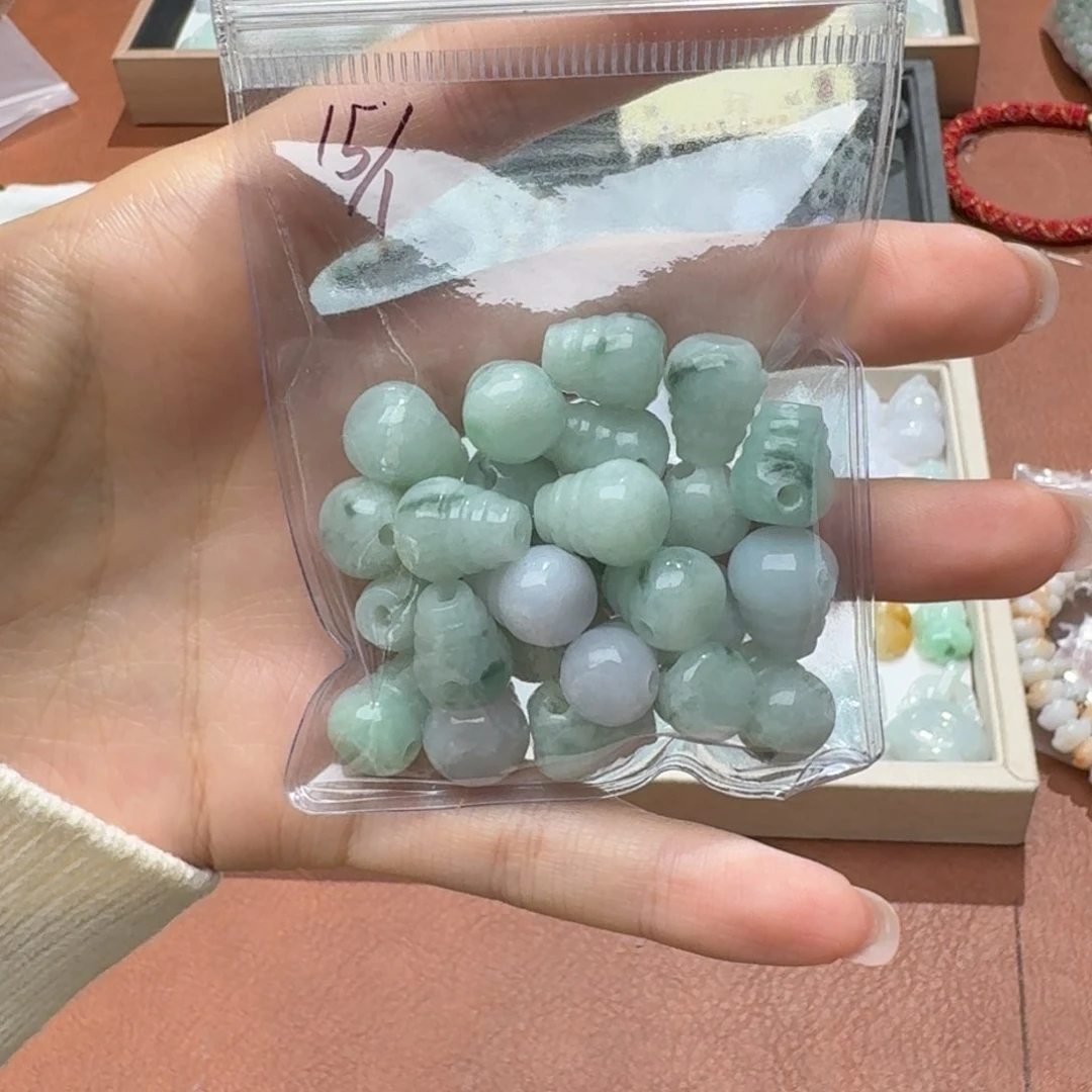 未镶嵌挂件翡翠福利1个，不包邮，拍邮费发货