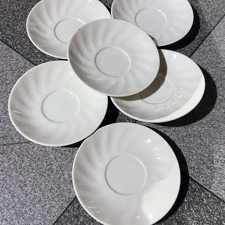 瓷片陶瓷盘子碗啥都有