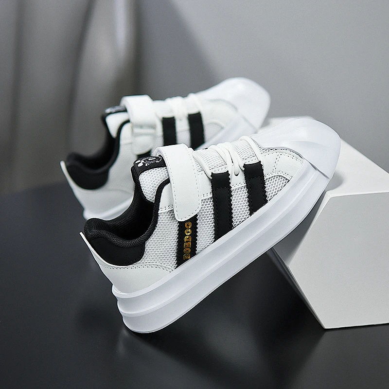 巴布豆童鞋男童鞋子春秋款新款休闲轻便皮面贝壳头男孩儿童运动鞋