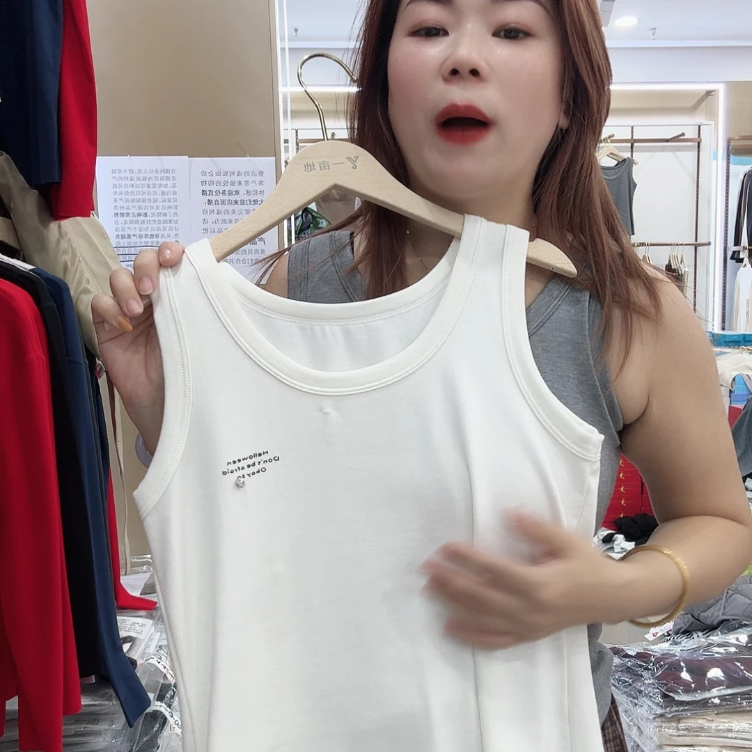 棉2505白色背心一件