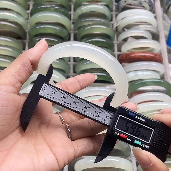 蛇纹石玉未镶嵌手镯141