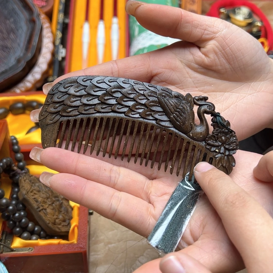 大叶紫檀（黑酸枝木类）