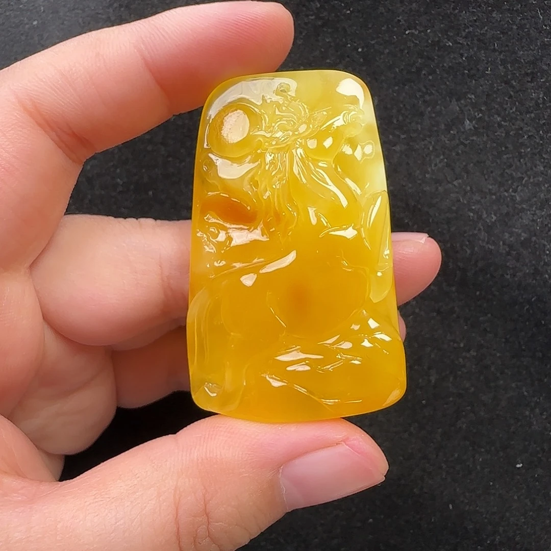 蜜蜡未镶嵌珠宝奇石