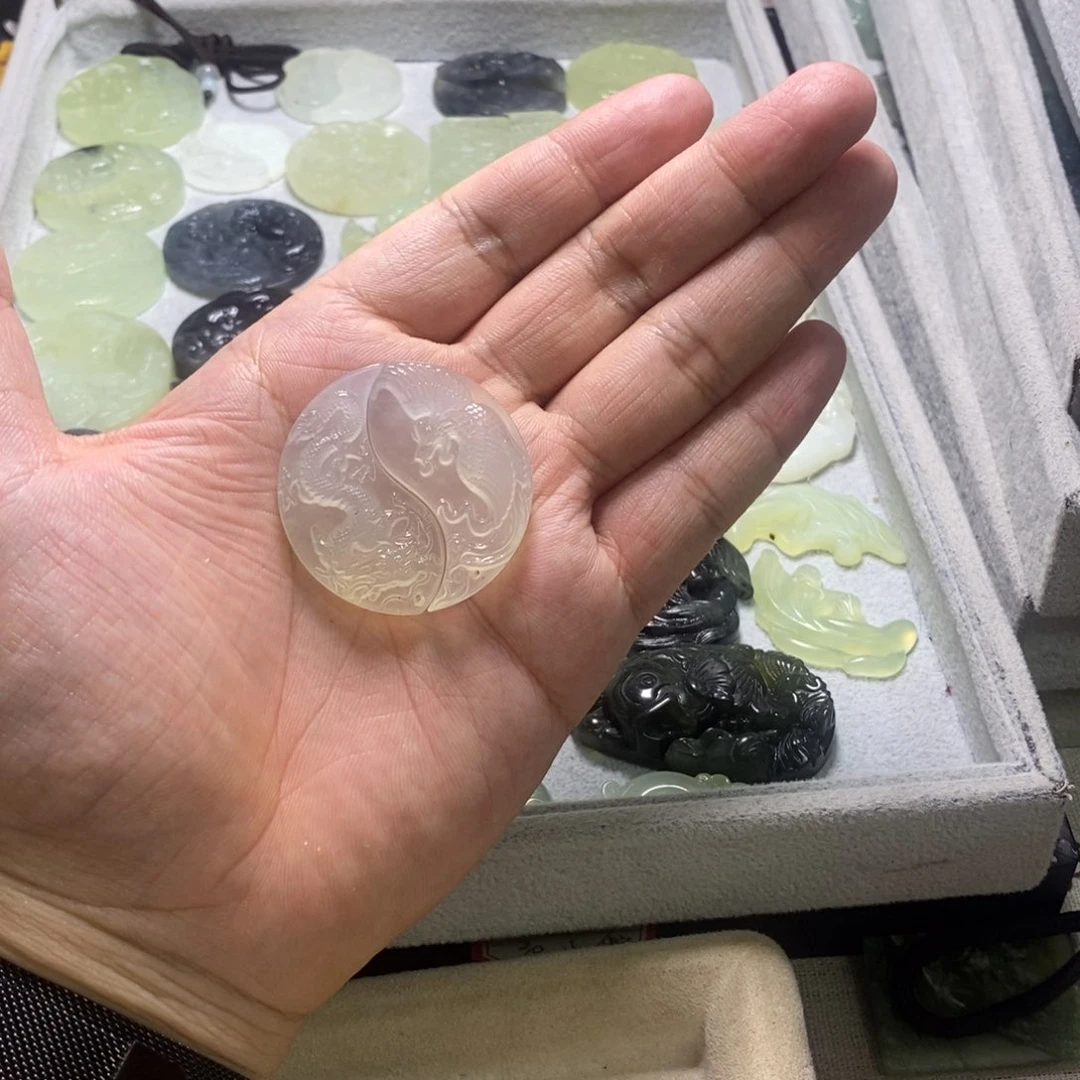 蛇纹石玉合金颈饰