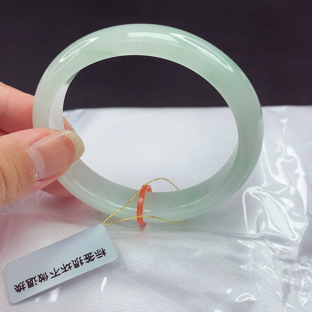 翡翠手镯未镶嵌小**～56圈贵妃226