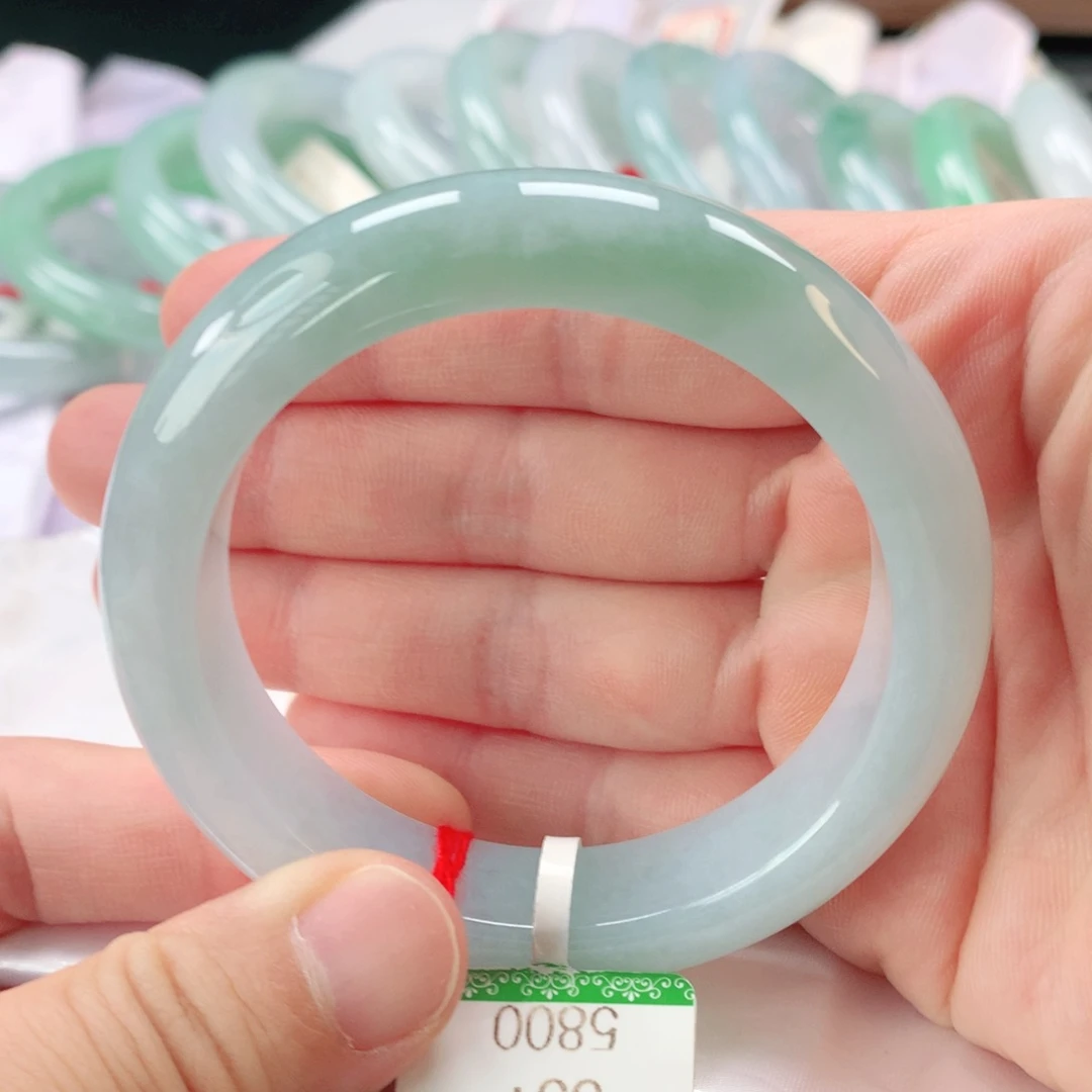 翡翠手镯未镶嵌缅甸A货翡翠手镯