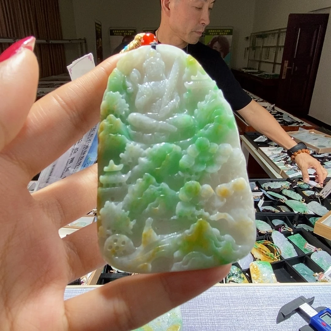 翡翠未镶嵌颈饰翡翠