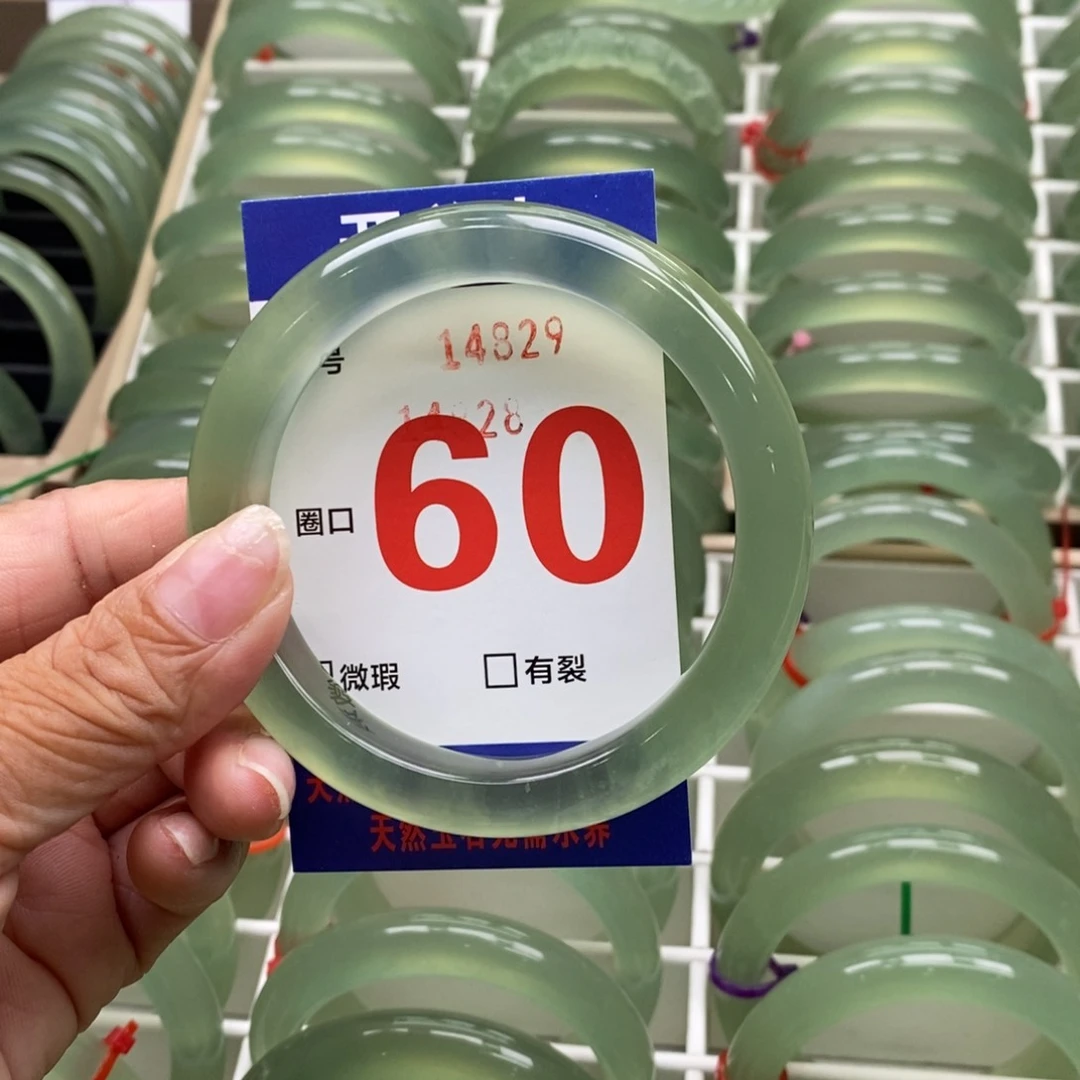 未镶嵌蛇纹石玉手镯做****人