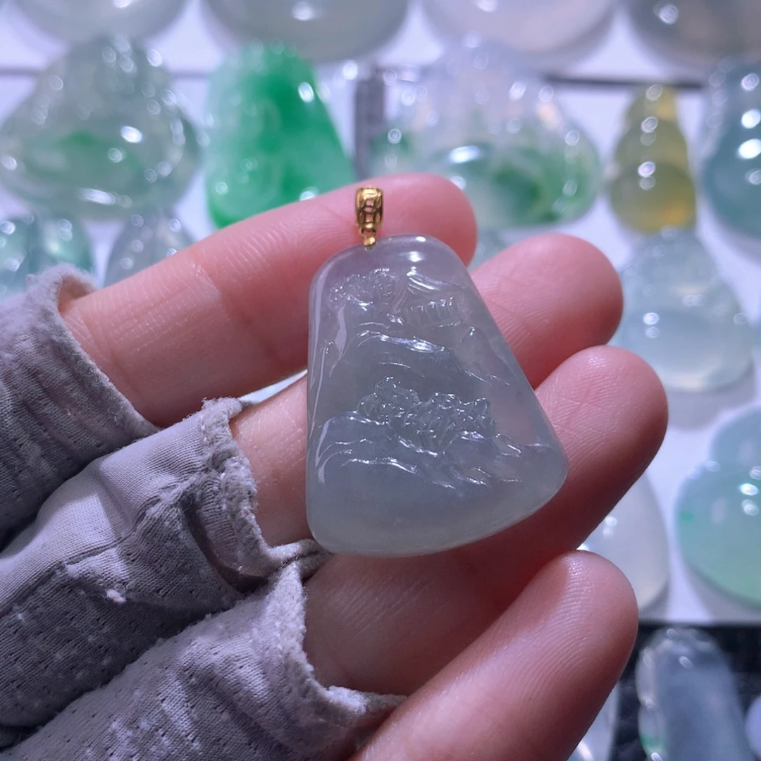 翡翠未镶嵌颈饰山水牌