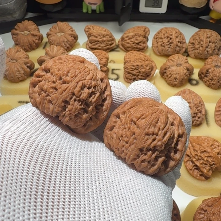 吊坠文玩核桃39团疆