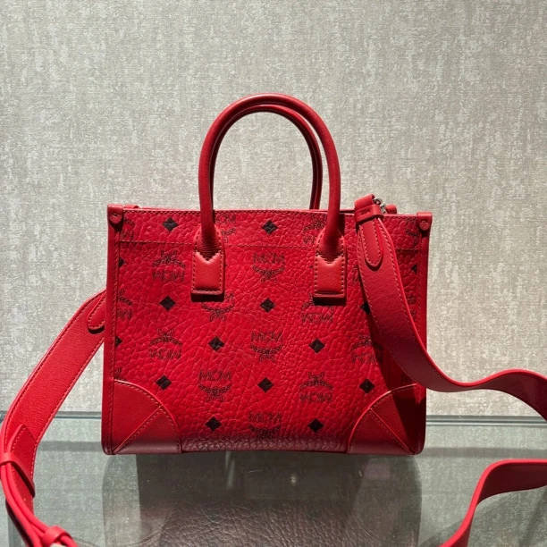99新 MCM 红色中号托特斜挎包99新