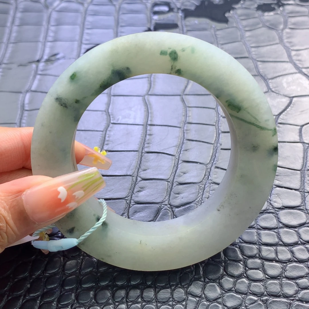 未镶嵌翡翠手镯定制翡翠