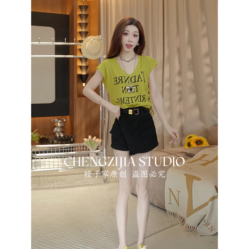 【裴诗婷】橙子·studio 【独特周末】TX00155字母V领抽绳T恤