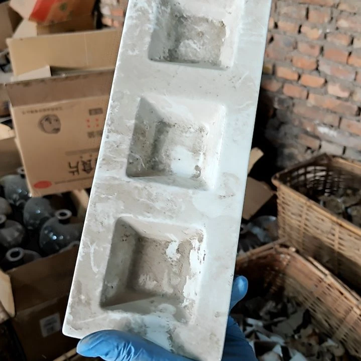 摆件盘子碗茶壶啥都有