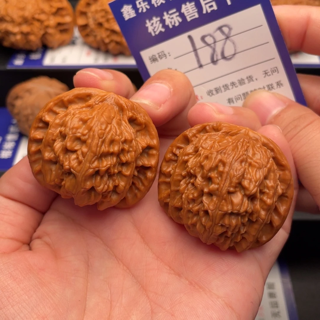 文玩核桃把件白狮子40.5尺