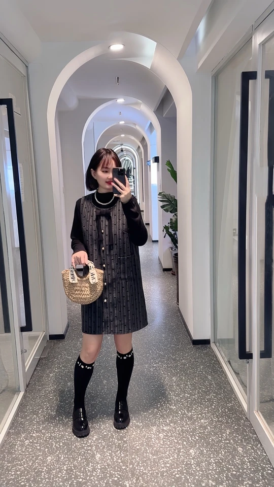 蝴蝶结磨毛小香风背心裙➕打底衫两件套连衣裙显瘦秋冬千鸟格81688