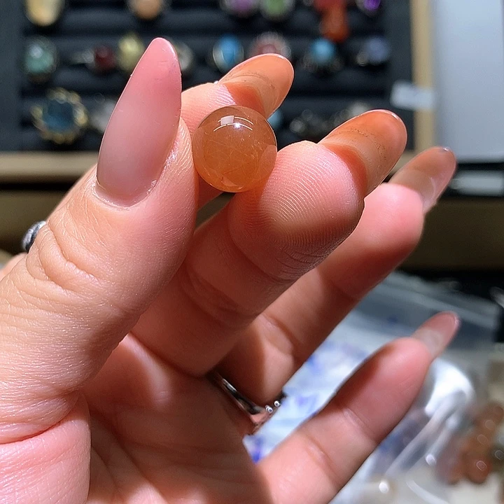 山****颈饰水晶未镶嵌水晶