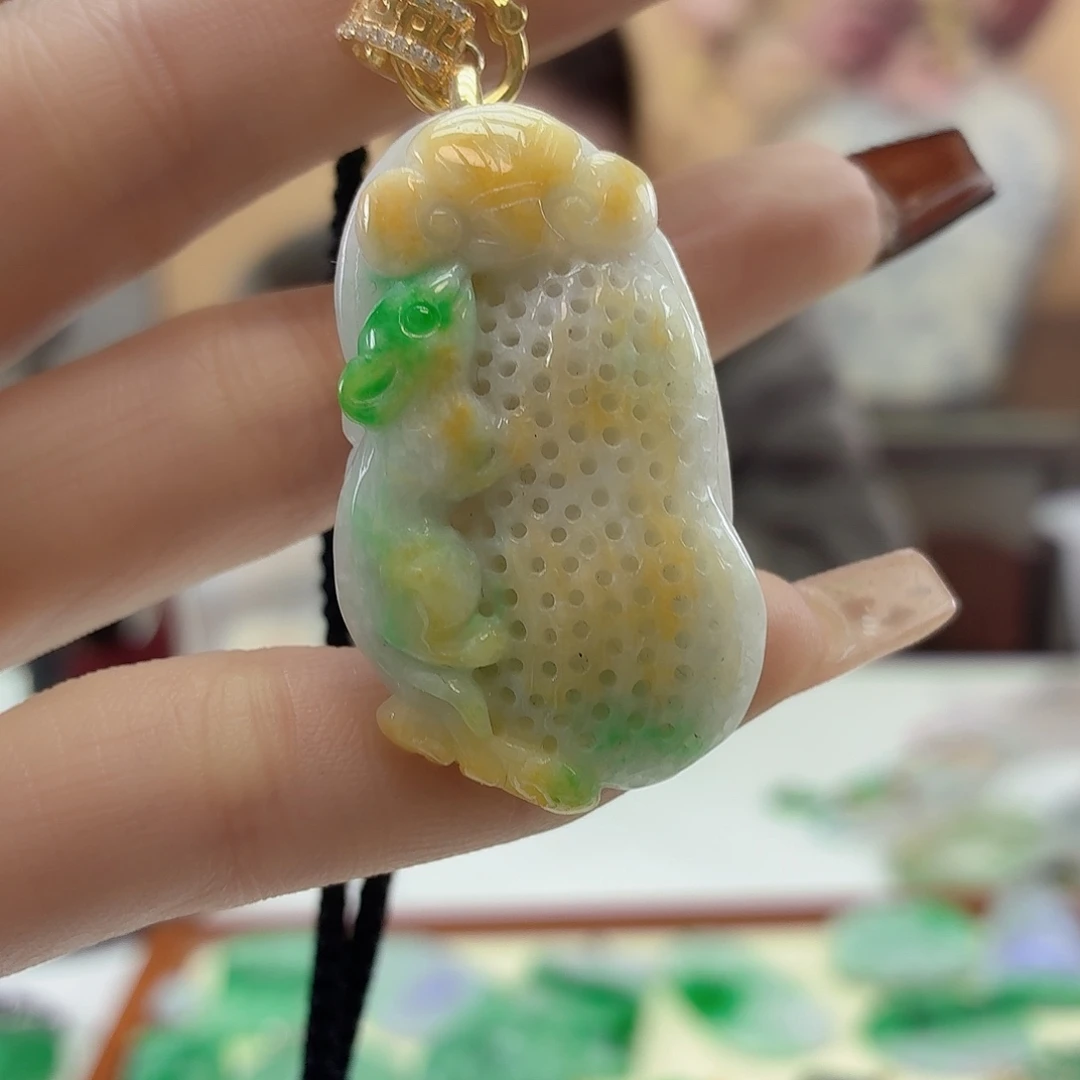 翡翠未镶嵌颈饰翡翠