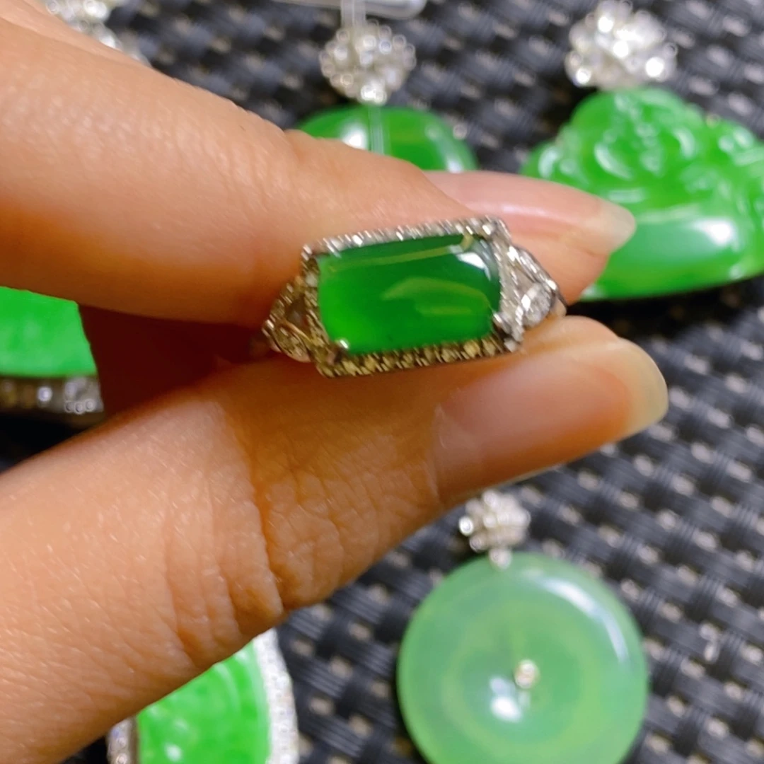 翡翠戒指银S925镶嵌戒指